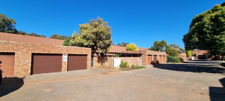 3 Bedroom Property for Sale in Langenhovenpark Free State